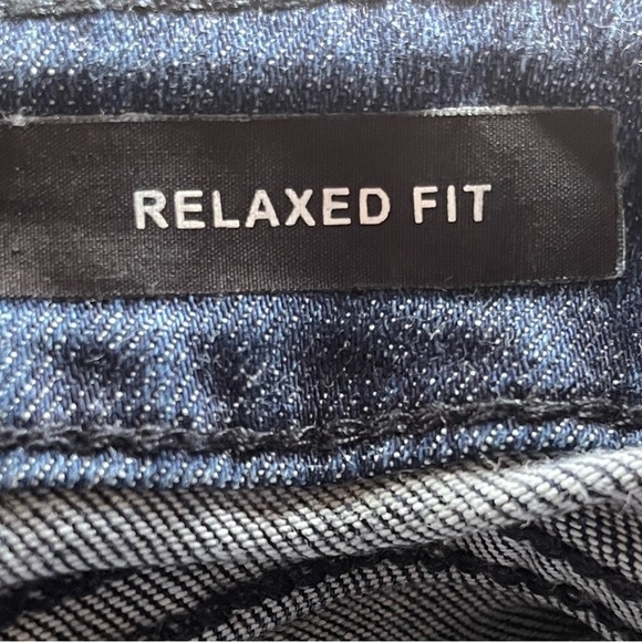 Judy Blue Distressed Back Pocket Raw Hem Jeans - Picture 5 of 6